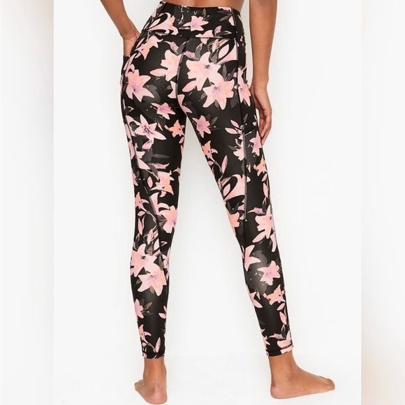 Victoria's Secret Pants - Victoria’s Secret, NWT, size 8, floral high rise leggings